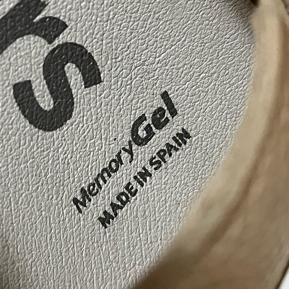 Wonders Platform Leather Loafers - Picture 11 of 12